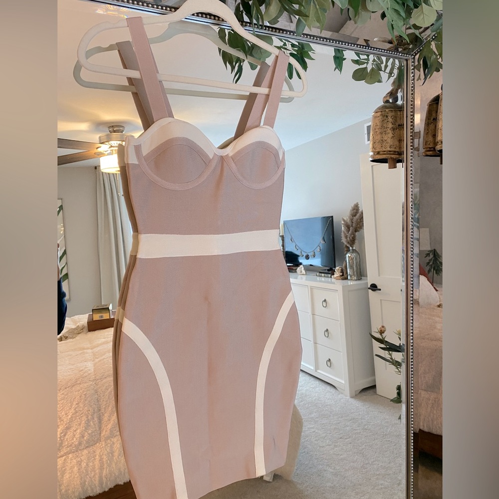 Blush Dress, super stretchy, form fitting, size small